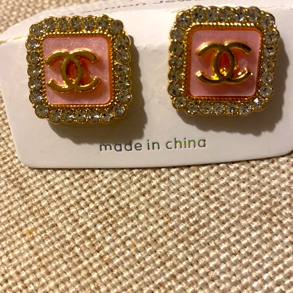 Fashion Pink and Gold Stud Earrings - Picture 5 of 5